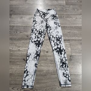 Offline by aerie | Black and White Patterned Leggings